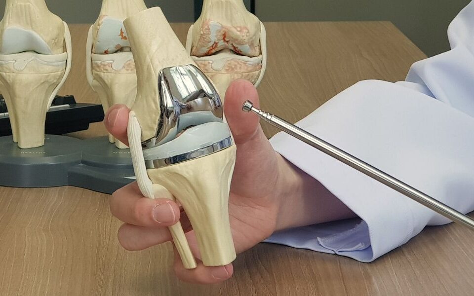 Revision total knee replacement surgery in Faridabad failed implant Dr. Sunil Choudhary orthopedic surgeon
